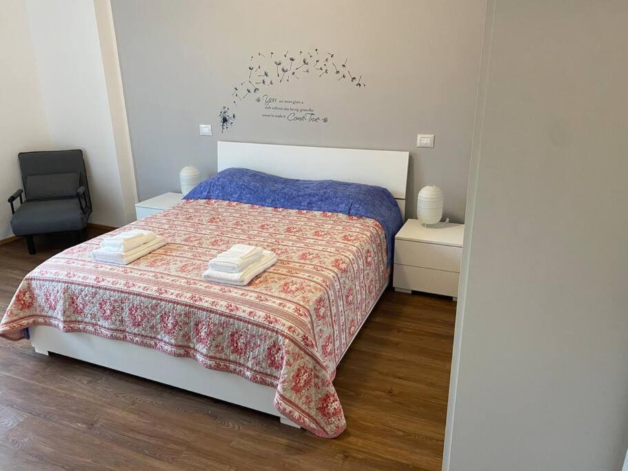 Apartamento Casa Eugenia Varese Exterior foto
